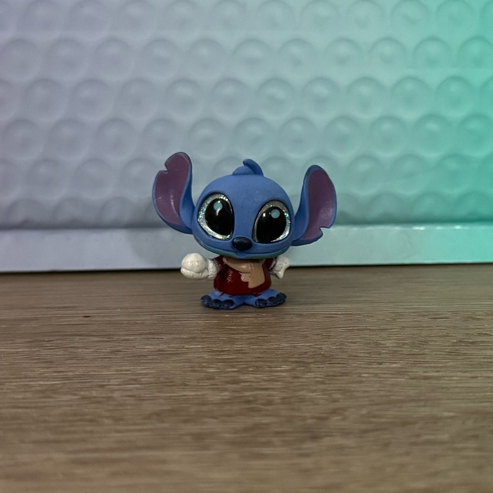Disney Doorables Snow Stitch Lilo & Stitch Let’s Go Series Figure